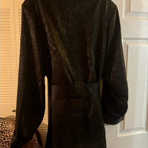 BLACK MALE SMOKING JACKET. - Picture 4 of 5